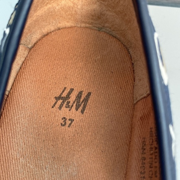 Blue animal print slip on sneakers size 6 - Picture 7 of 8